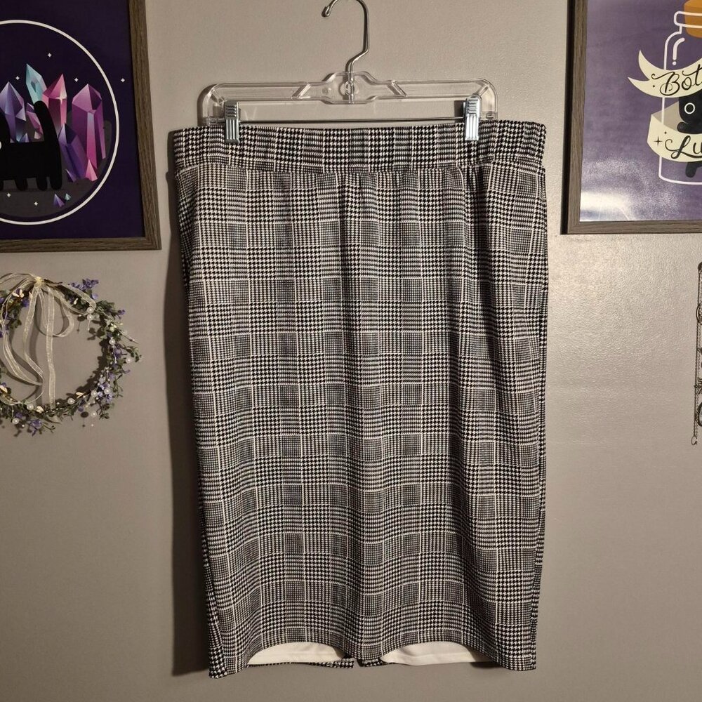 Black and White Plaid Skirt